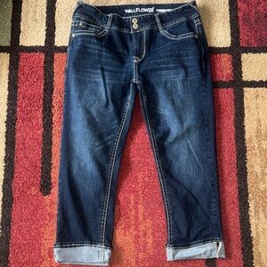 Juniors / Womens Wallflower Curvy Fit Jean Capris